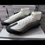 Assassin 16th generation built-in full air cushion waterproof knitted FG Football shoes