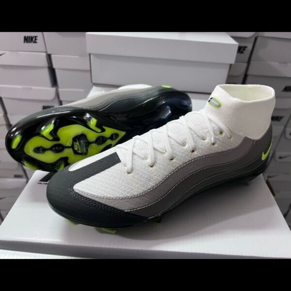 Assassin 16th generation built-in full air cushion waterproof knitted FG Football shoes