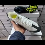 Assassin 16th generation built-in full air cushion waterproof knitted FG Football shoes