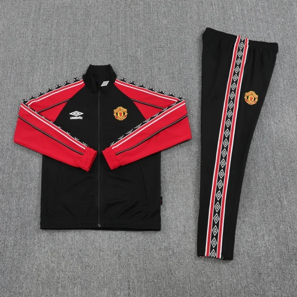 Manchester United Retro Training kit (jacket+Pants) 2025-26