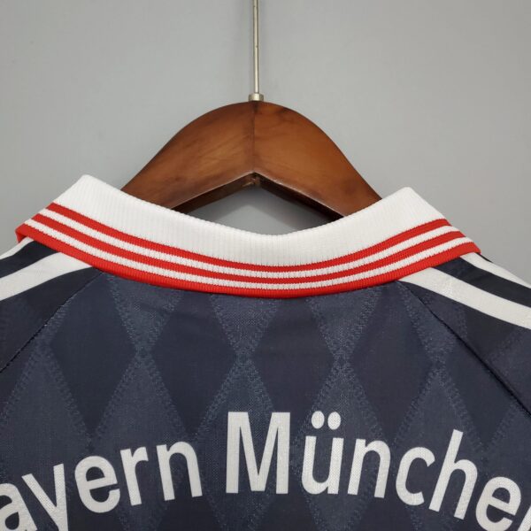 Bayern Munich 1998-1999 home kit