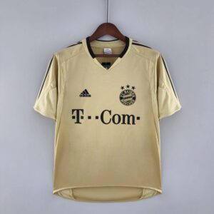 Bayern Munich 2004-2005 away shirt