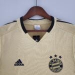 Bayern Munich 2004-2005 away shirt