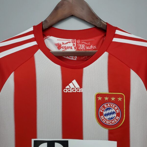 Bayern Munich 2010-2011 home shirt
