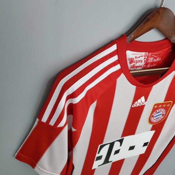 Bayern Munich 2010-2011 home shirt