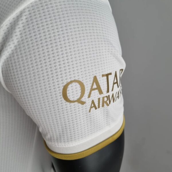 Bayern Munich 2022-2023 away shirt