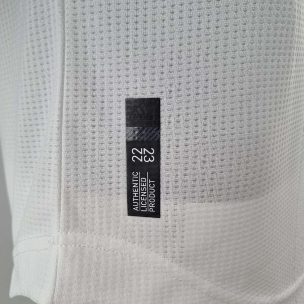 Bayern Munich 2022-2023 away shirt