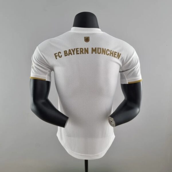 Bayern Munich 2022-2023 away shirt