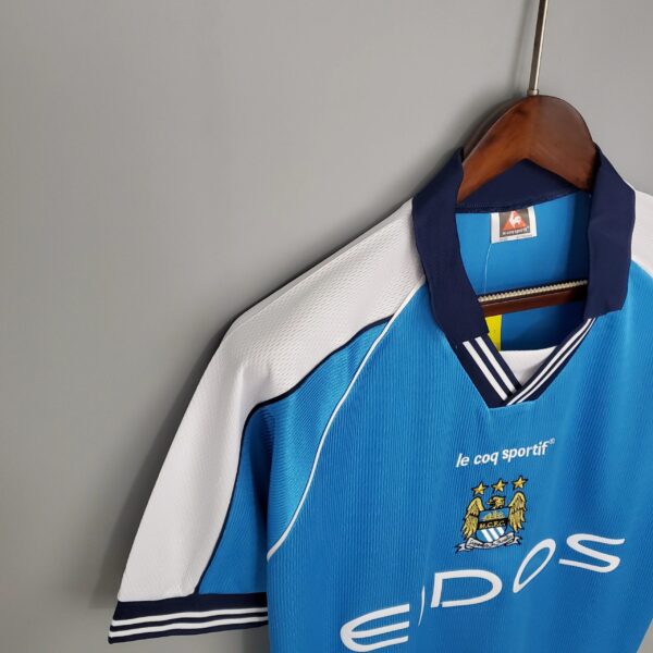  Manchester City's 1999-2000 home shirt