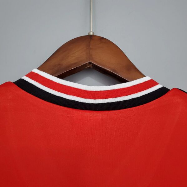 Manchester United 1985-1986 home shirt