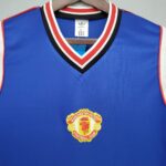 Manchester United 1985-1986 away shirt