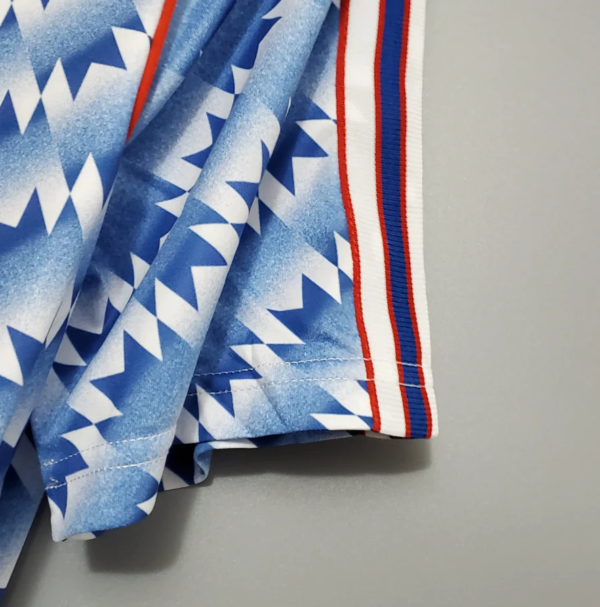 Manchester United 1990-1991 away shirt