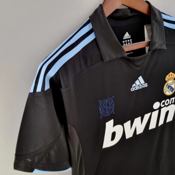 Real Madrid 2009-2010 away shirt