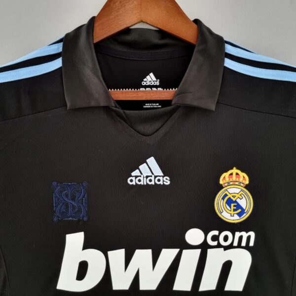 Real Madrid 2009-2010 away shirt