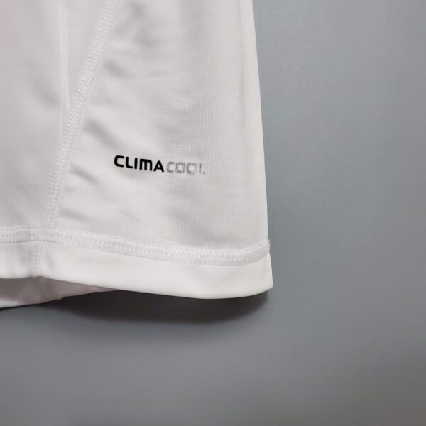 Real Madrid 2010 - 2011 home kit