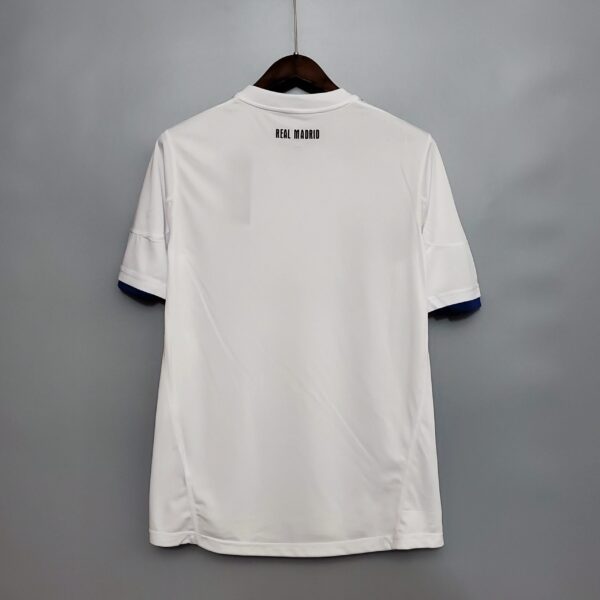 Real Madrid 2010 - 2011 home kit