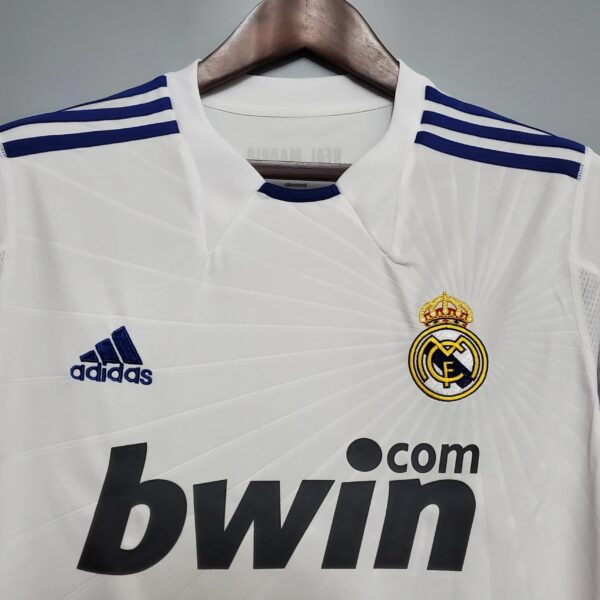 Real Madrid 2010 - 2011 home kit
