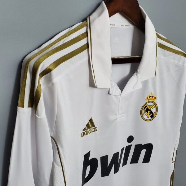  Real Madrid's home long-sleeved shirt for the 2011-2012 season