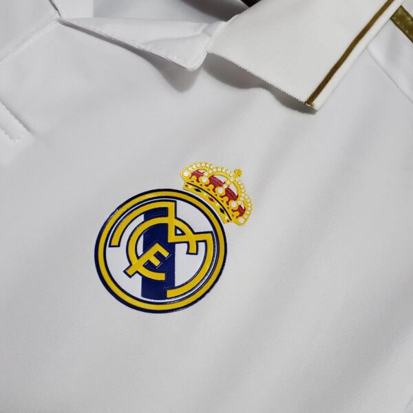  Real Madrid's home long-sleeved shirt for the 2011-2012 season
