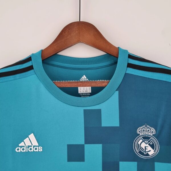 Real Madrid's third away long-sleeved shirt for the 2017-2018 season